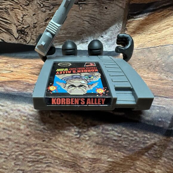 Loot Crate Exclusive 10-Doh! Korben's Alley Vinyl Figure by Squid Kids Ink - Picture 5 of 7